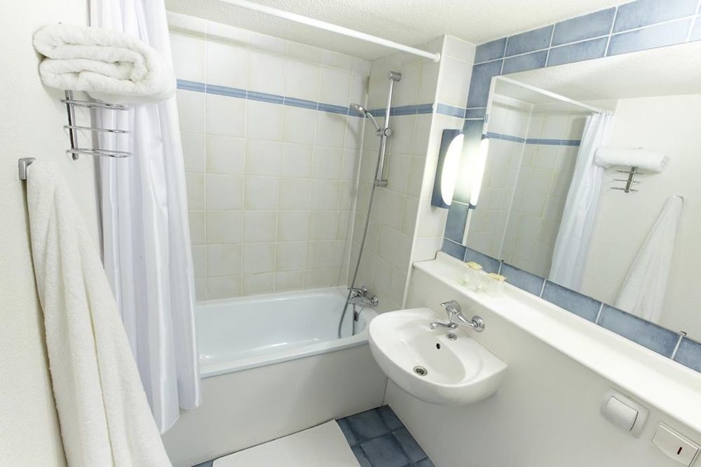 Hotel Campanile Antibes Quarto foto